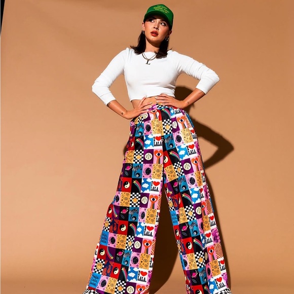 The Original Discontinued Dressed in LaLa 
Signature Print Pleated Wide Leg Pant - Picture 2 of 12